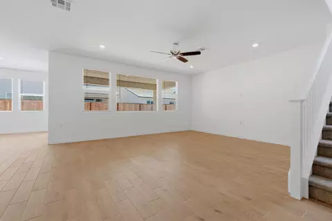 Living - 3937 Buttercup Rd, Madera, CA 93636 photo 2 of 10