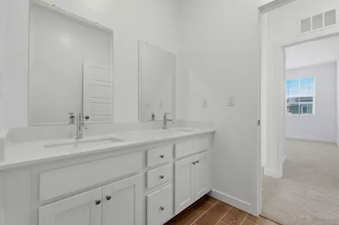 Entry Way - 3937 Buttercup Rd, Madera, CA 93636 photo 6 of 10