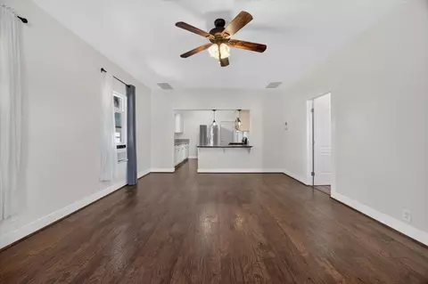 1407 E St, Reedley, CA 93654 photo 3