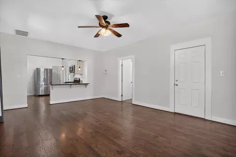 1407 E St, Reedley, CA 93654 photo 4