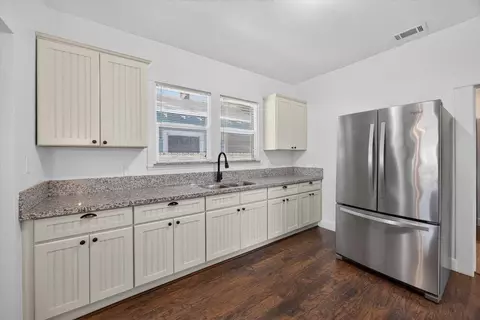 1407 E St, Reedley, CA 93654 photo 9