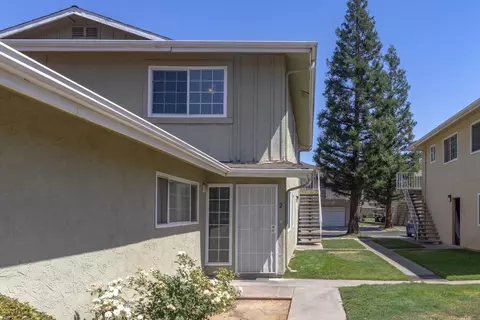 471 W Santa Ana Ave #2, Clovis, CA 93612 photo 1
