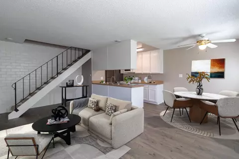 471 W Santa Ana Ave #2, Clovis, CA 93612 photo 3