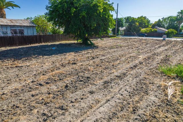 1708 Oregon Ave, Corcoran, CA 93212