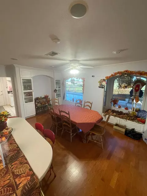 Dining - 8163 N Armstrong, Clovis, CA 93619 photo 1 of 2