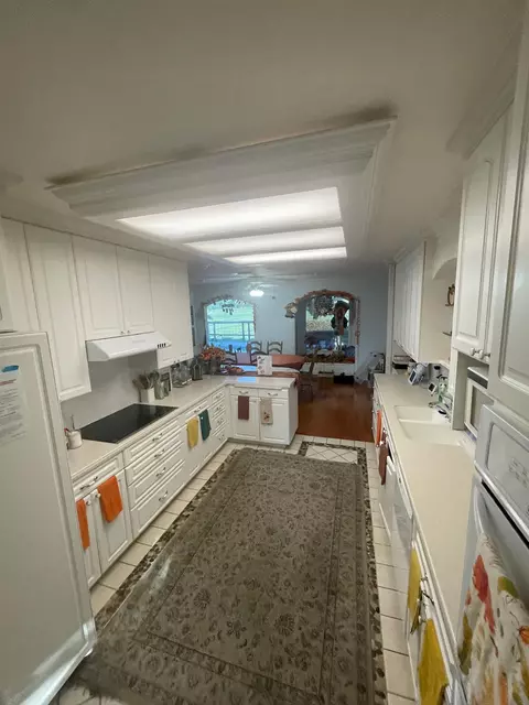 Kitchen - 8163 N Armstrong, Clovis, CA 93619 photo 1 of 2