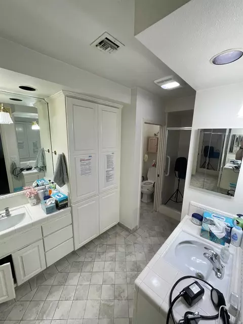 Bath - 8163 N Armstrong, Clovis, CA 93619 photo 3 of 3