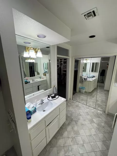 Bath - 8163 N Armstrong, Clovis, CA 93619 photo 2 of 3