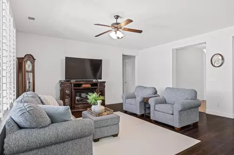 3863 Serena Ave, Clovis, CA 93619 photo 8