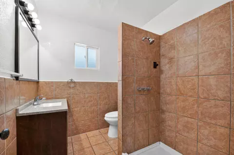 Bath - 610 P St, Sanger, CA 93657 photo 1 of 1