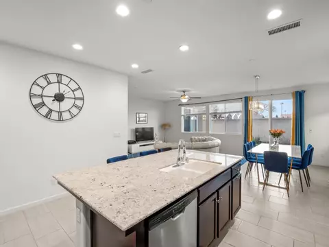 Kitchen - 3047 Austin Ln, Clovis, CA 93619 photo 4 of 4