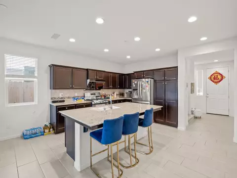 Kitchen - 3047 Austin Ln, Clovis, CA 93619 photo 2 of 4