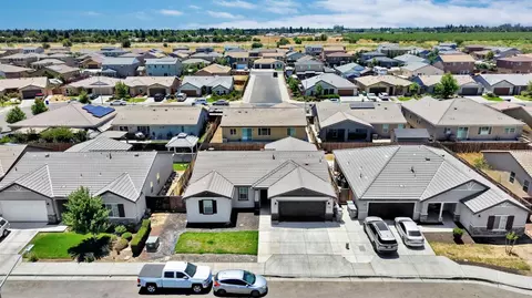 View/Area - 3586 White Sands Dr, Madera, CA 93637 photo 5 of 10