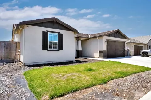 Exterior - 3586 White Sands Dr, Madera, CA 93637 photo 3 of 6