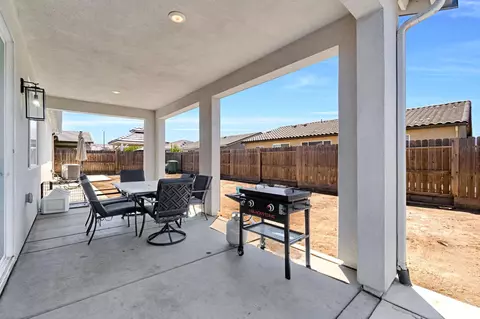 Exterior - 3586 White Sands Dr, Madera, CA 93637 photo 4 of 6