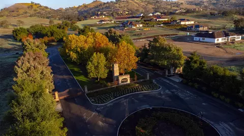 View/Area - 19618 Ventana Hills Dr, Clovis, CA 93619 photo 1 of 2