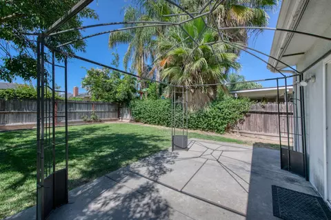 619 W Indianapolis Ave, Clovis, CA 93612 photo 24