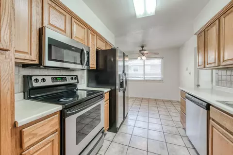 619 W Indianapolis Ave, Clovis, CA 93612 photo 10