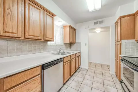619 W Indianapolis Ave, Clovis, CA 93612 photo 9