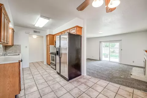 619 W Indianapolis Ave, Clovis, CA 93612 photo 8
