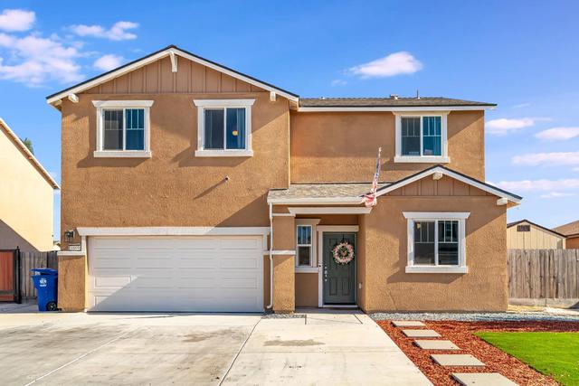 1869 E Gum Ave, Reedley, CA 93654