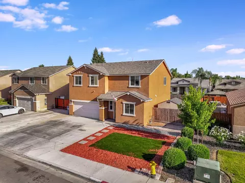 1869 E Gum Ave, Reedley, CA 93654 photo 2