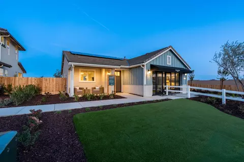 294 N Vista Ave, Fowler, CA 93625 photo 3