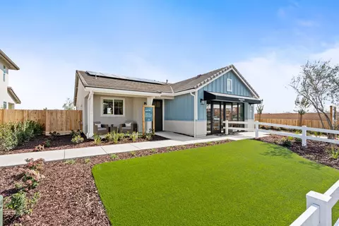 294 N Vista Ave, Fowler, CA 93625 photo 2