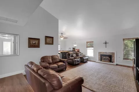 317 Circle Dr, Chowchilla, CA 93610 photo 9