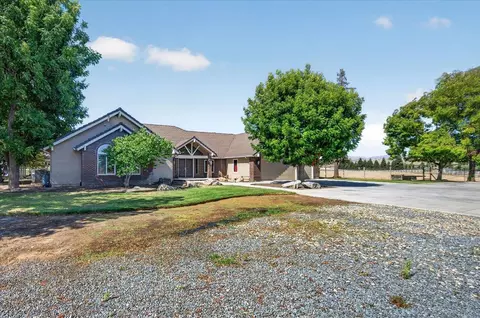 12228 Tollhouse Rd, Clovis, CA 93619 photo 2