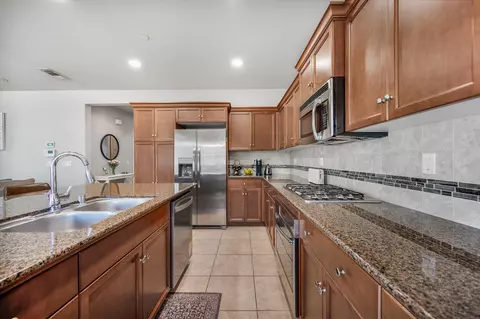 Kitchen - 3401 Alcove Way, Clovis, CA 93619 photo 3 of 4