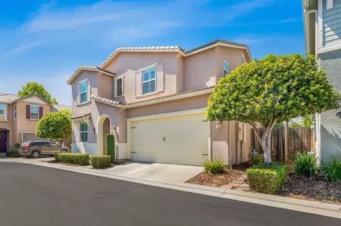 Exterior - 3401 Alcove Way, Clovis, CA 93619 photo 3 of 5