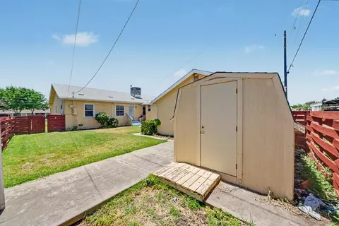 Exterior - 2374 N Olive St, Dos Palos, CA 93620 photo 6 of 11