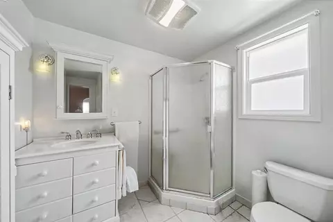 Bath - 2374 N Olive St, Dos Palos, CA 93620 photo 1 of 2