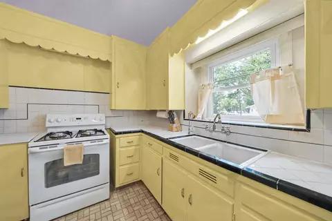Kitchen - 2374 N Olive St, Dos Palos, CA 93620 photo 2 of 2