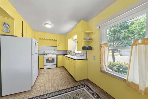 Kitchen - 2374 N Olive St, Dos Palos, CA 93620 photo 1 of 2