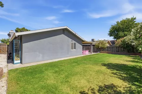 Exterior - 13415 S Vanderburgh St, Caruthers, CA 93609 photo 9 of 12