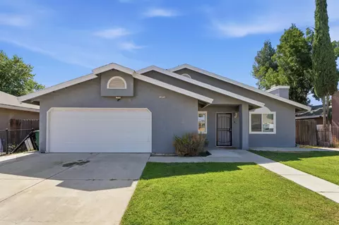 Exterior - 13415 S Vanderburgh St, Caruthers, CA 93609 photo 2 of 12
