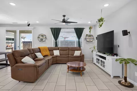 4113 Sussex Ave, Clovis, CA 93619 photo 9