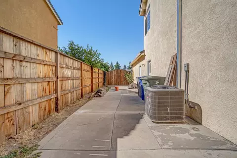2463 Twain Ave, Clovis, CA 93611 photo 59