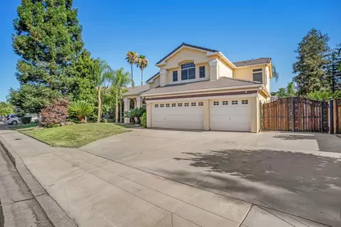 2463 Twain Ave, Clovis, CA 93611 photo 4