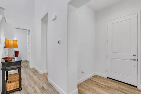 Entry Way - 253 Peters Rd S, Madera, CA 93636 photo 3 of 10