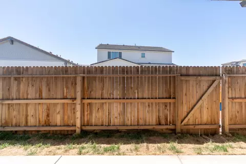 Exterior - 253 Peters Rd S, Madera, CA 93636 photo 8 of 13