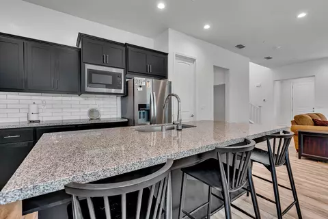 Kitchen - 253 Peters Rd S, Madera, CA 93636 photo 3 of 6