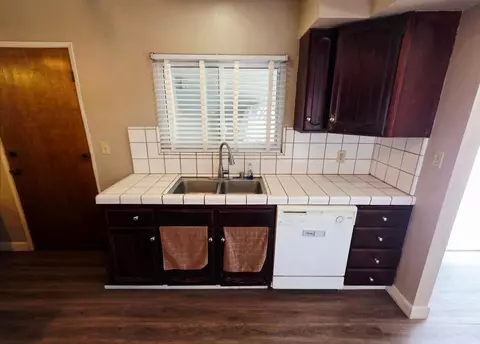 Kitchen - 2214 Holt Ave, Sanger, CA 93657 photo 3 of 4