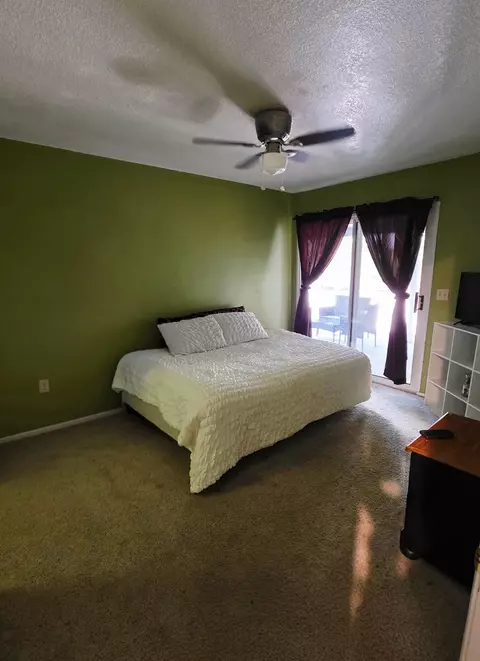 Bedroom - 2214 Holt Ave, Sanger, CA 93657 photo 3 of 5