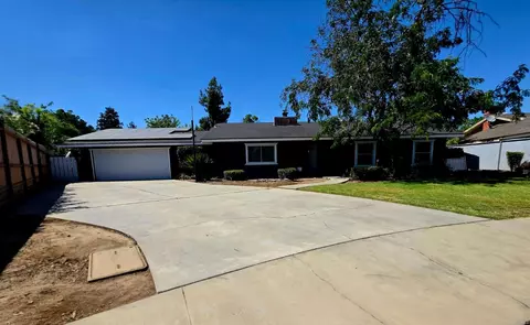 Exterior - 2214 Holt Ave, Sanger, CA 93657 photo 5 of 16
