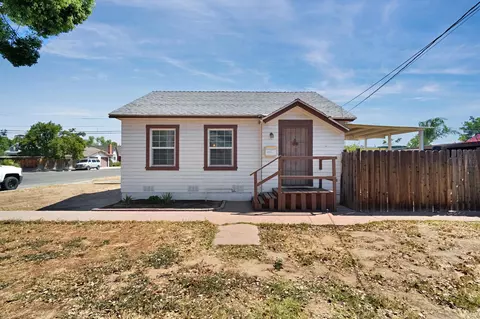 516 W 7th St, Madera, CA 93637 photo 3
