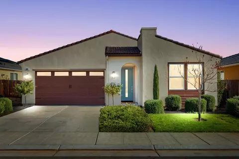 565 Traverse Dr S, Madera, CA 93636 photo 1