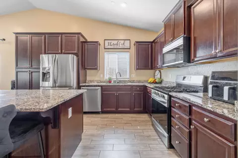 Kitchen - 757 Strada St, Lemoore, CA 93245 photo 2 of 2